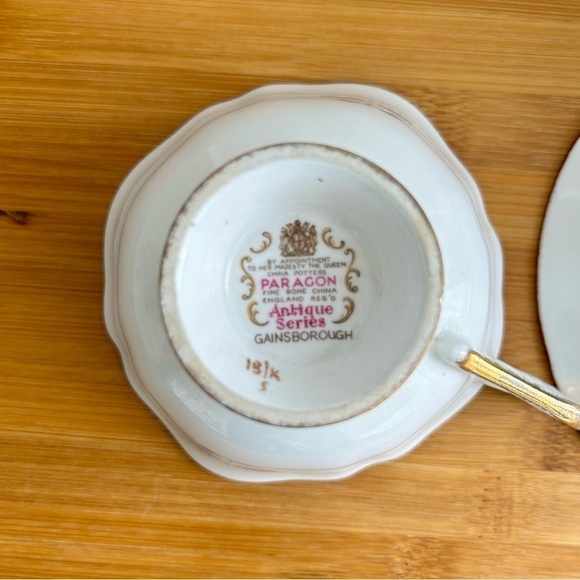 Paragon Tea Cup and Saucer, GAINSBOROUGH Antique Series  Quatrefoil - Picture 3 of 10